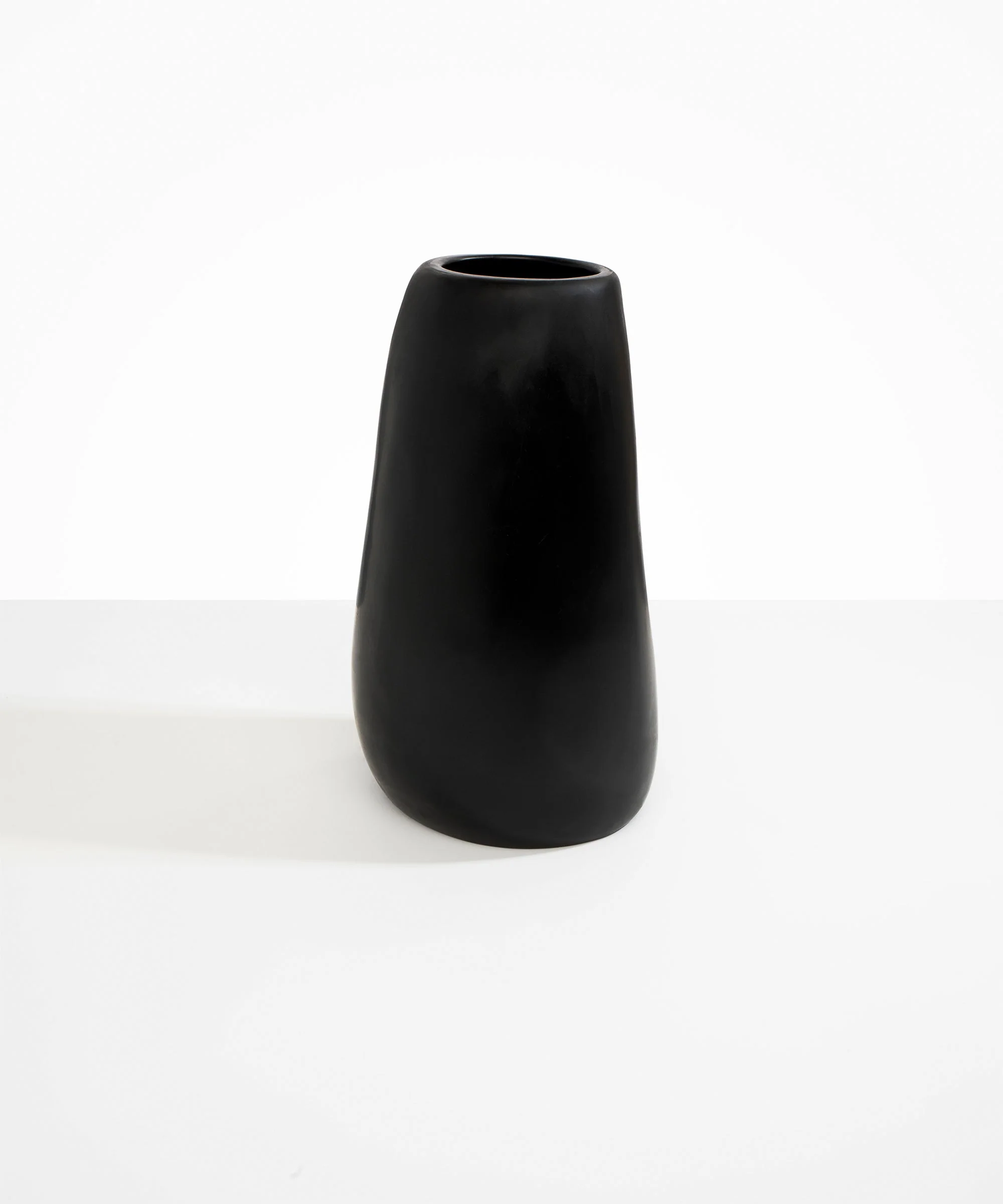 Grand Pebble Vase - Image 18