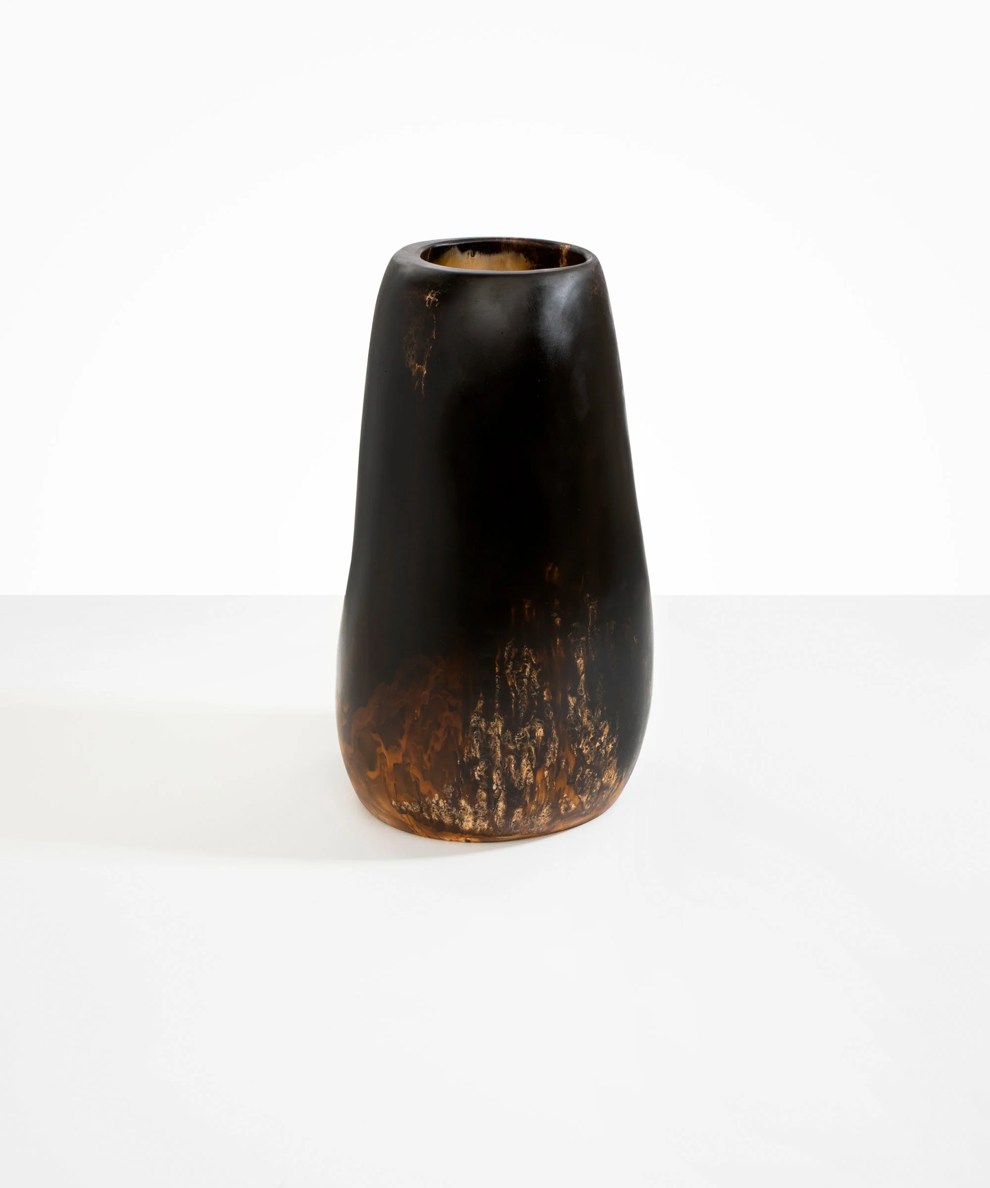 Grand Pebble Vase - Image 25