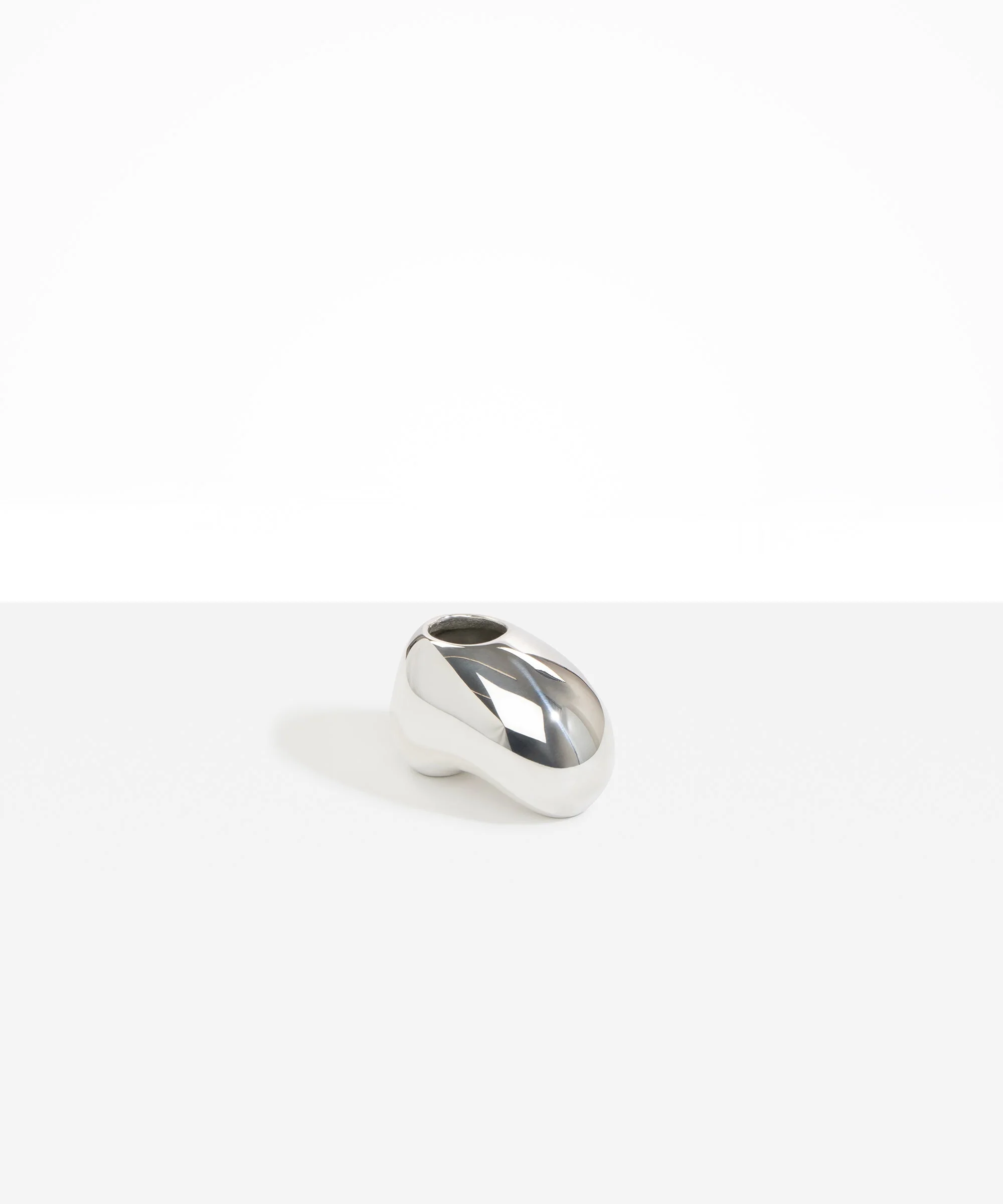 Metal Pirouette Vase - Image 4