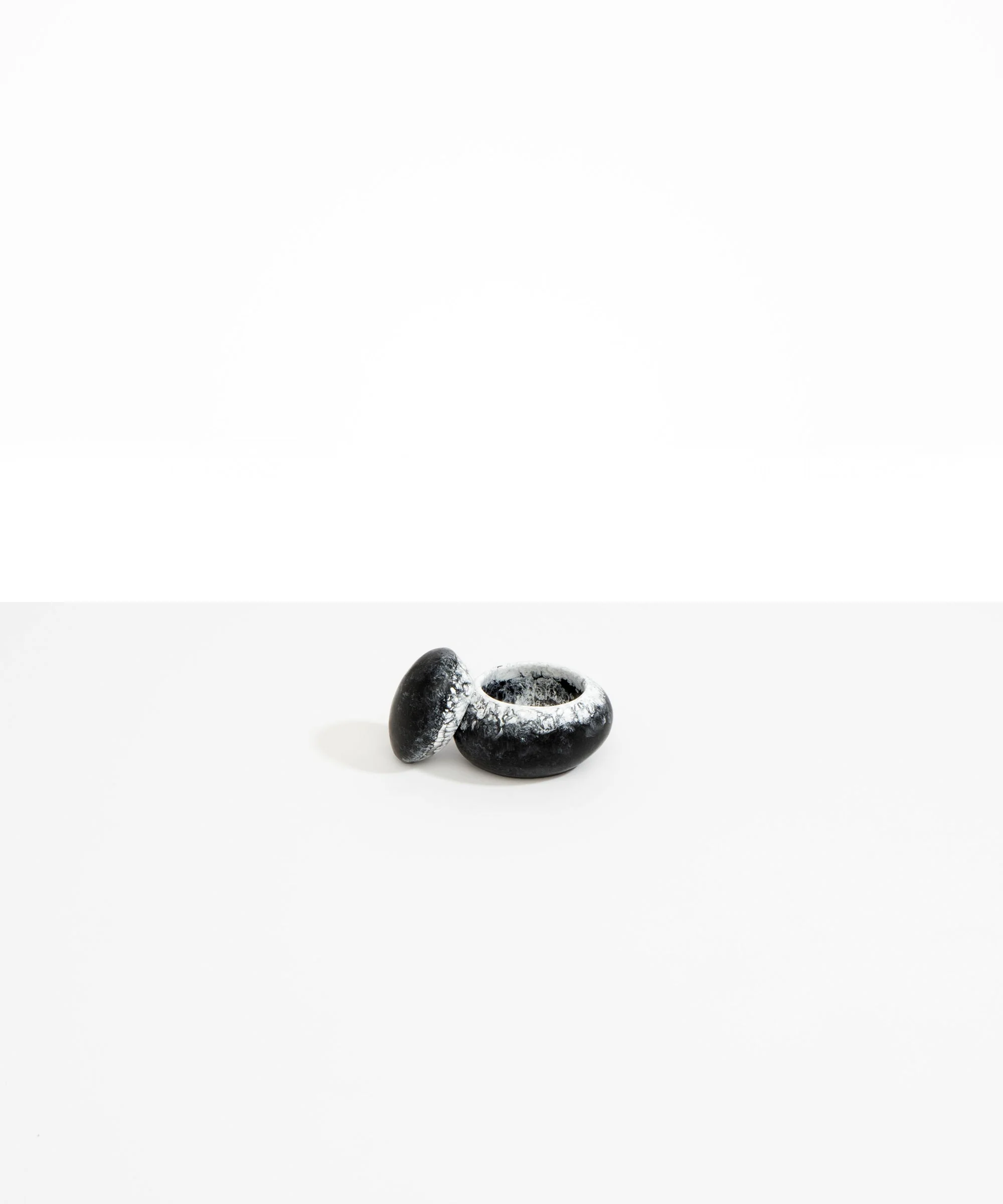 Small Pebble Jar - Image 4